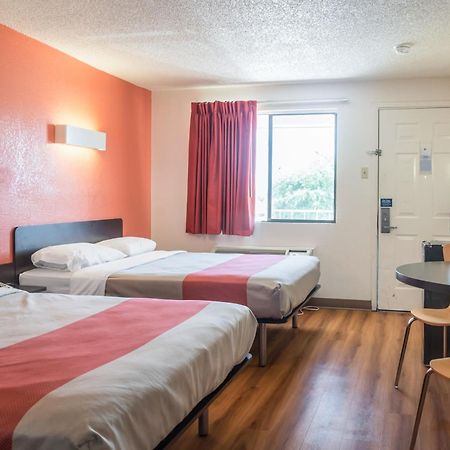 Motel 6-Mesquite, Tx - Rodeo - Convention Ctr Екстериор снимка