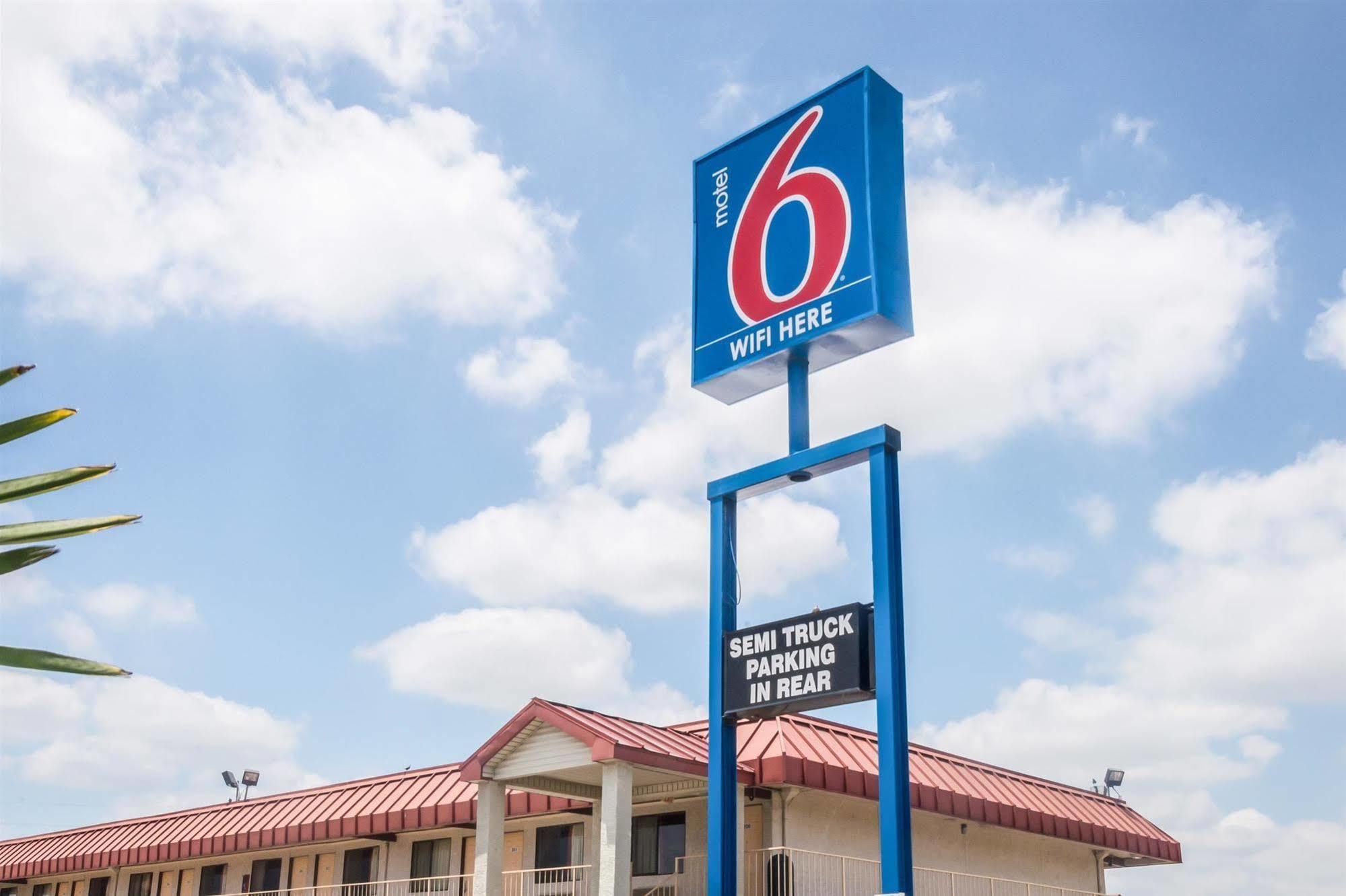 Motel 6-Mesquite, Tx - Rodeo - Convention Ctr Екстериор снимка