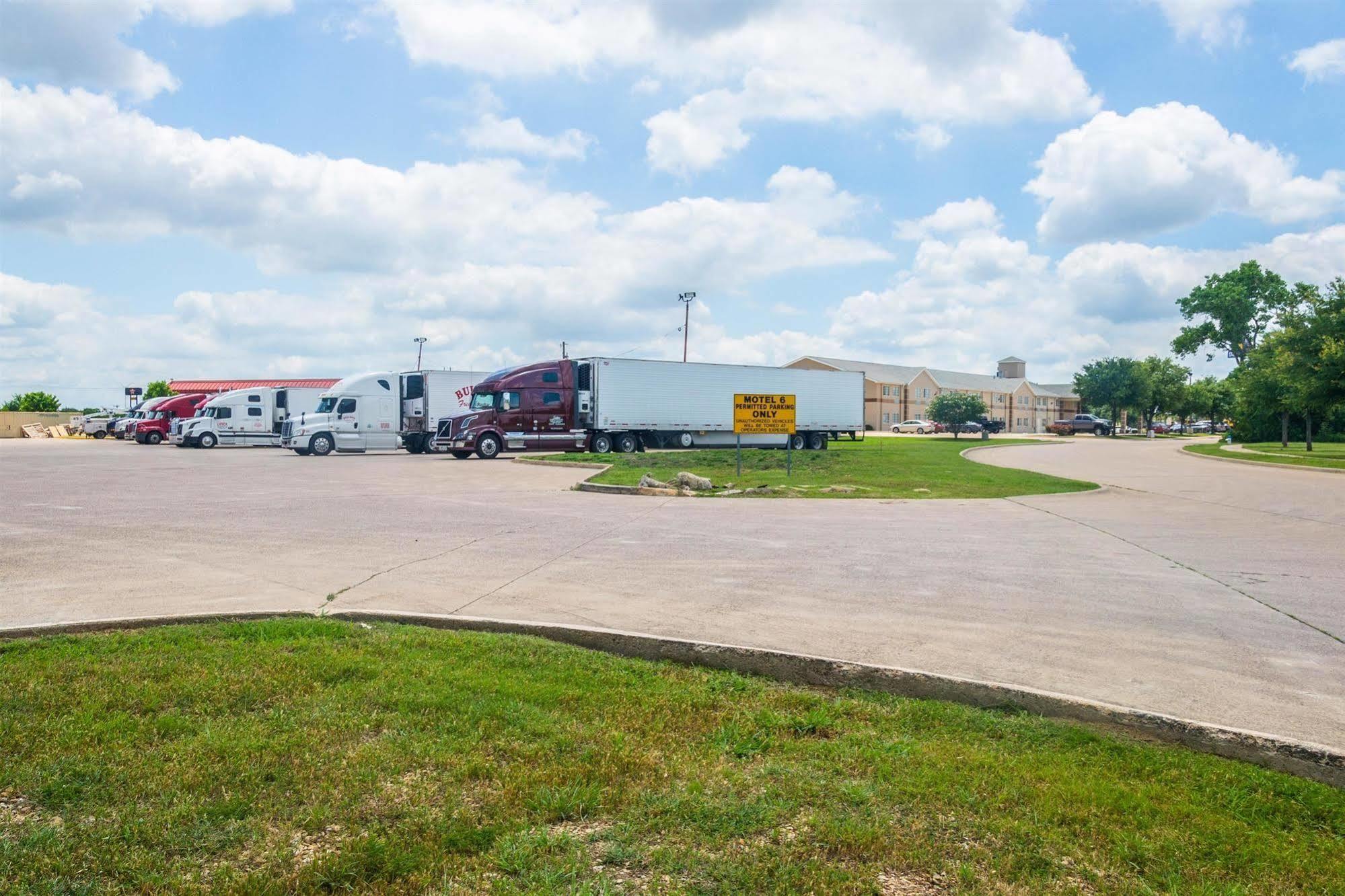 Motel 6-Mesquite, Tx - Rodeo - Convention Ctr Екстериор снимка
