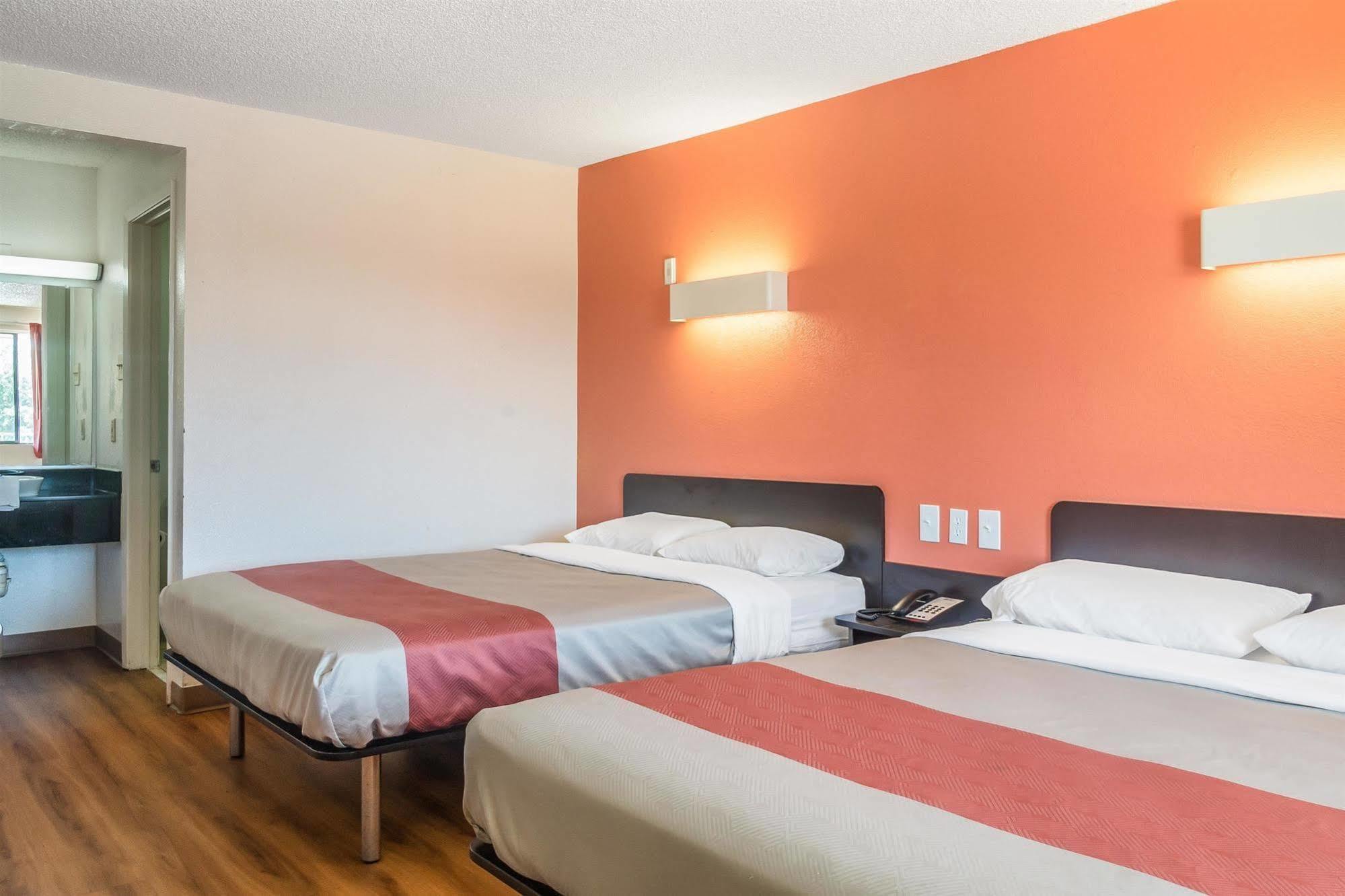 Motel 6-Mesquite, Tx - Rodeo - Convention Ctr Екстериор снимка