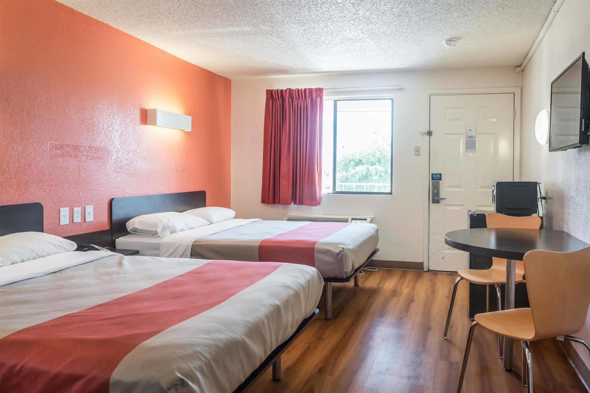 Motel 6-Mesquite, Tx - Rodeo - Convention Ctr Екстериор снимка