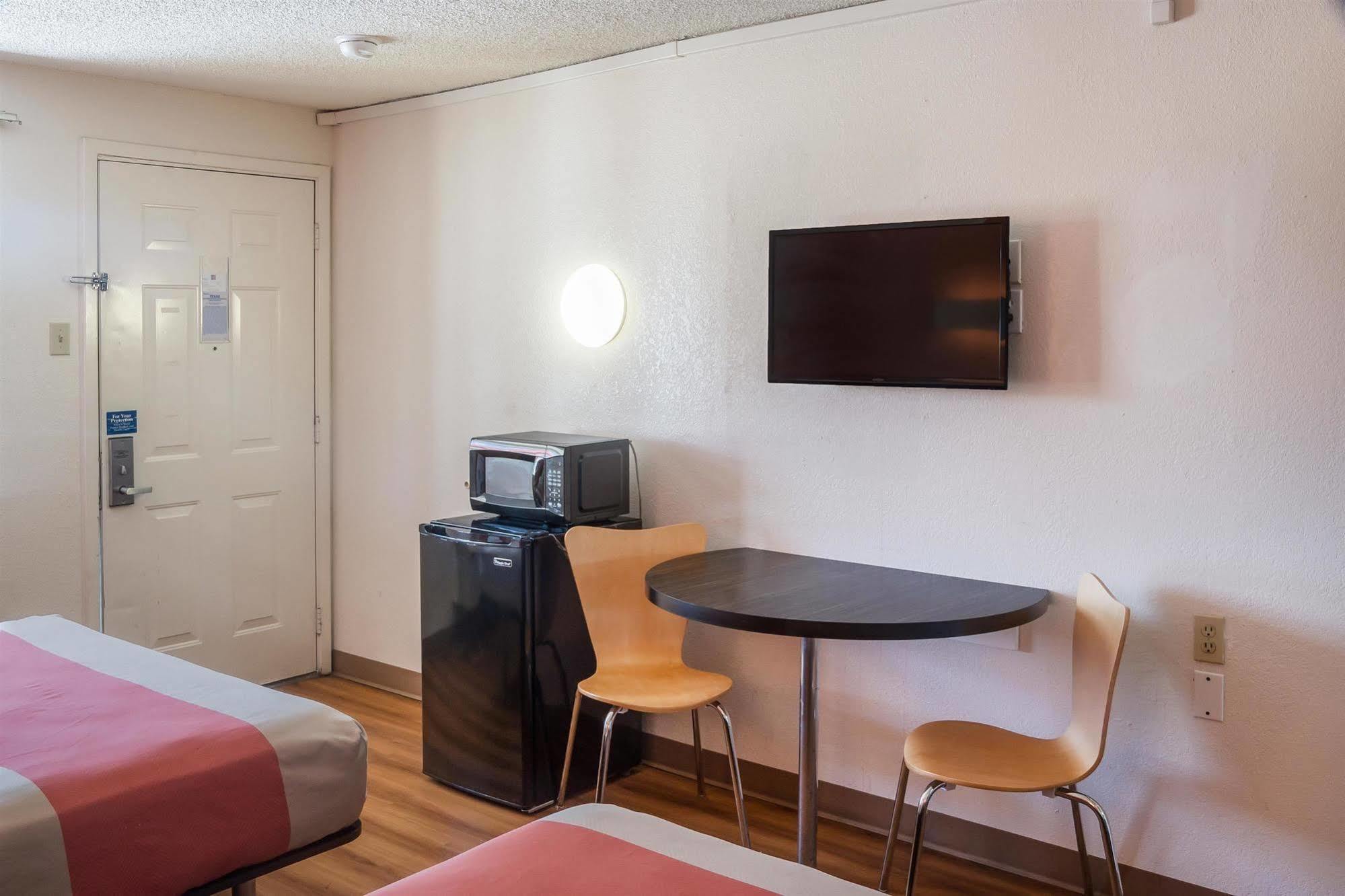 Motel 6-Mesquite, Tx - Rodeo - Convention Ctr Екстериор снимка