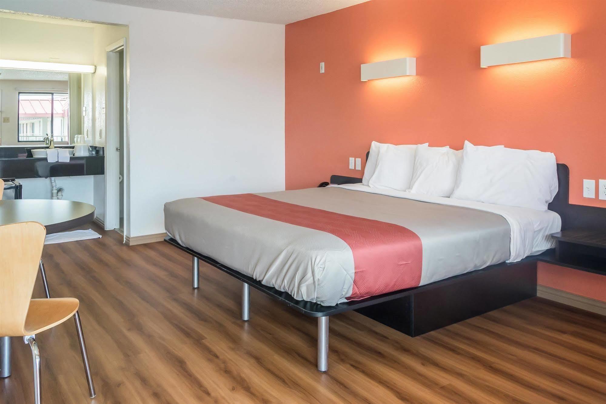Motel 6-Mesquite, Tx - Rodeo - Convention Ctr Екстериор снимка