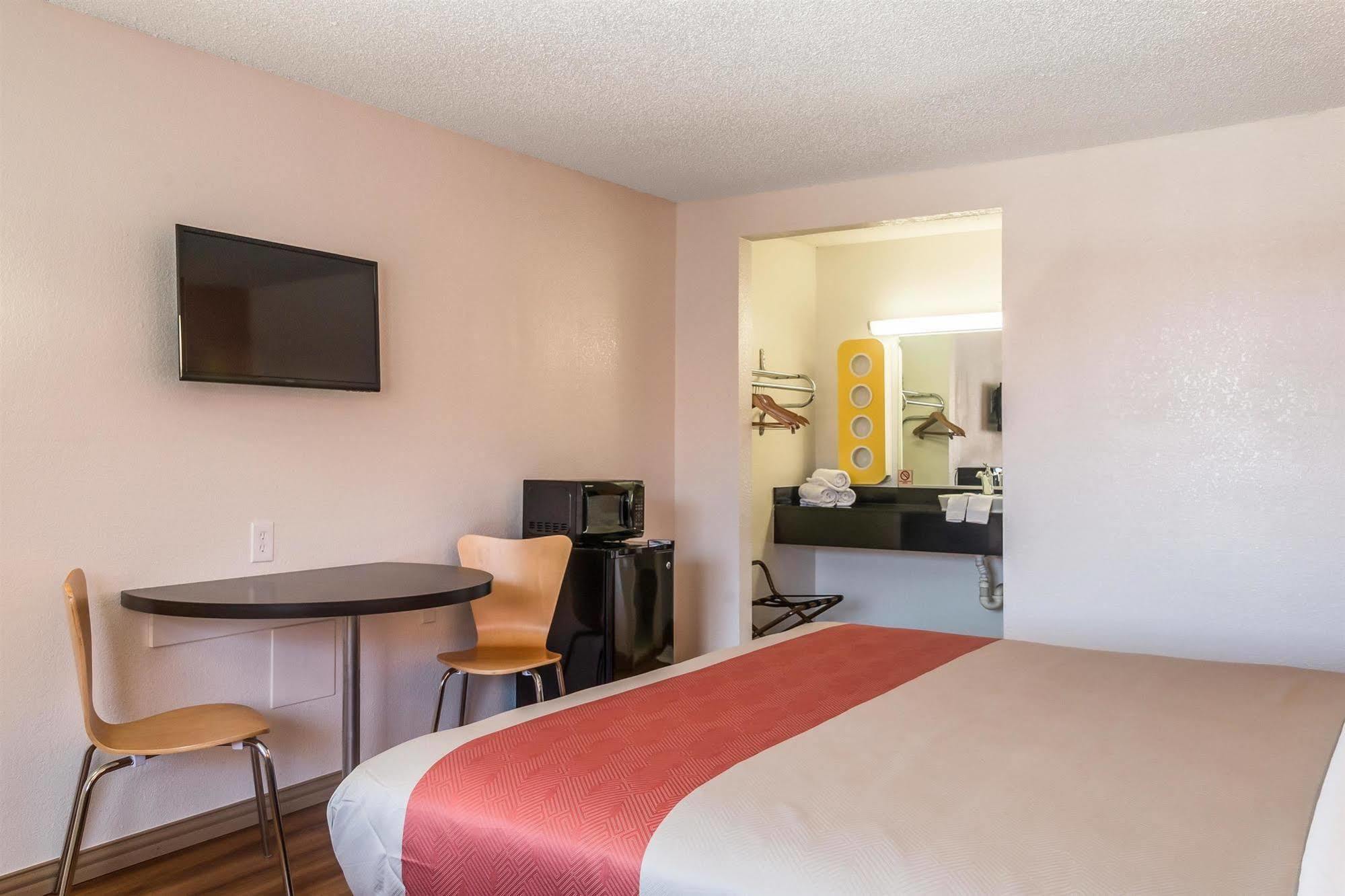 Motel 6-Mesquite, Tx - Rodeo - Convention Ctr Екстериор снимка