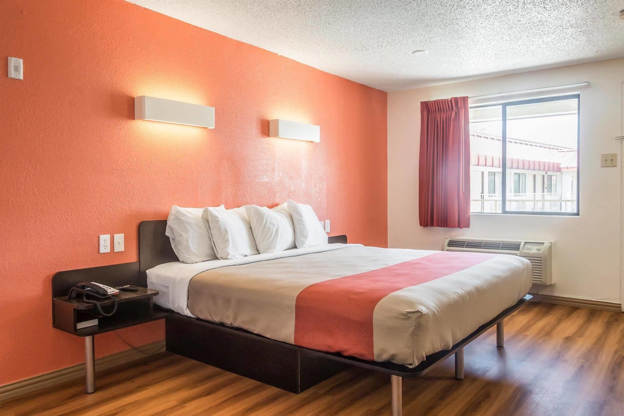 Motel 6-Mesquite, Tx - Rodeo - Convention Ctr Екстериор снимка
