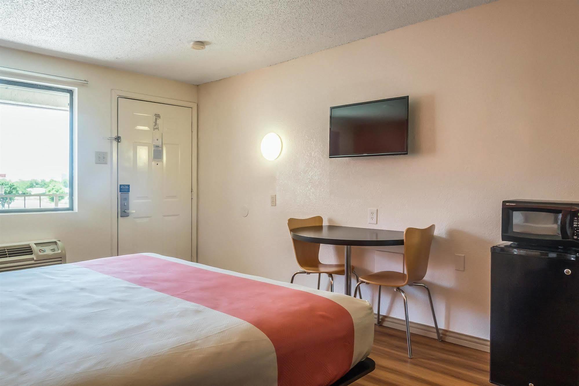 Motel 6-Mesquite, Tx - Rodeo - Convention Ctr Екстериор снимка