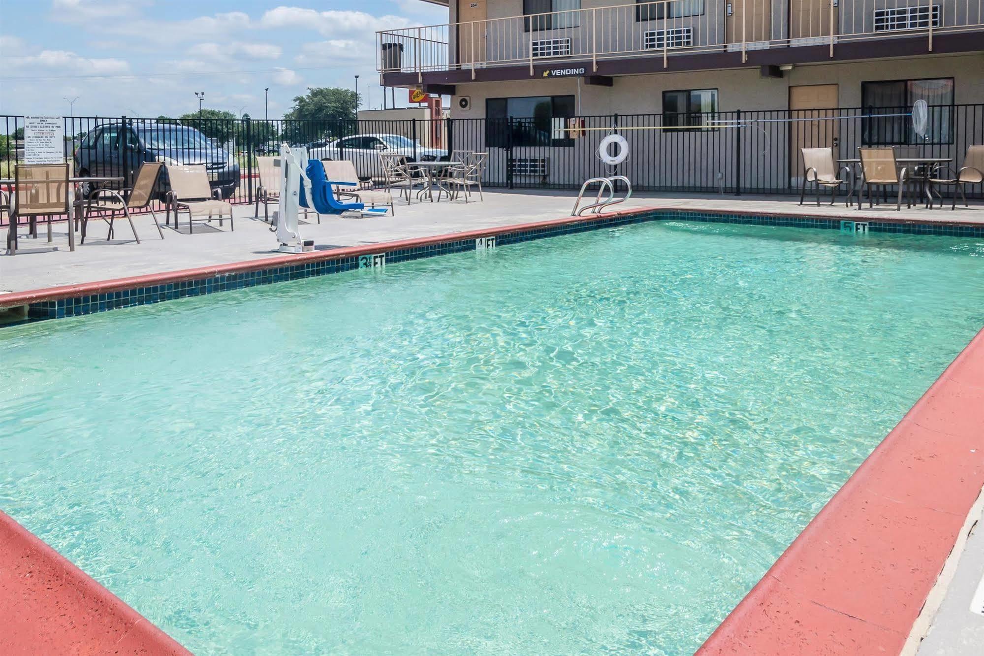 Motel 6-Mesquite, Tx - Rodeo - Convention Ctr Екстериор снимка