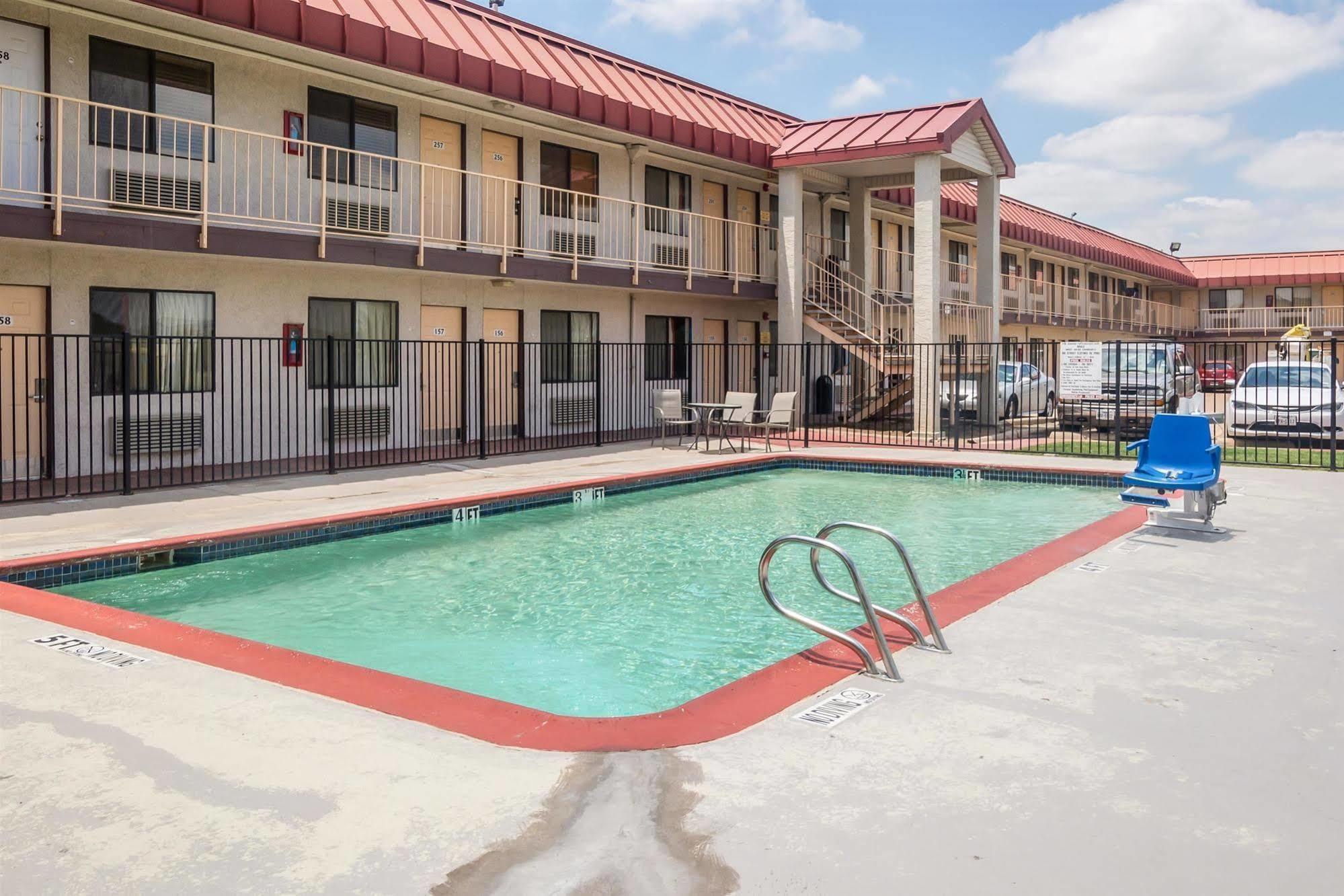 Motel 6-Mesquite, Tx - Rodeo - Convention Ctr Екстериор снимка